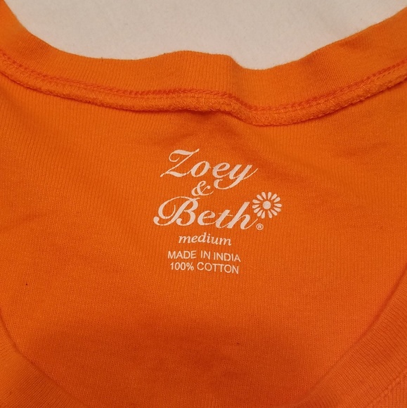 🌺 V Neck Orange T - Picture 3 of 3